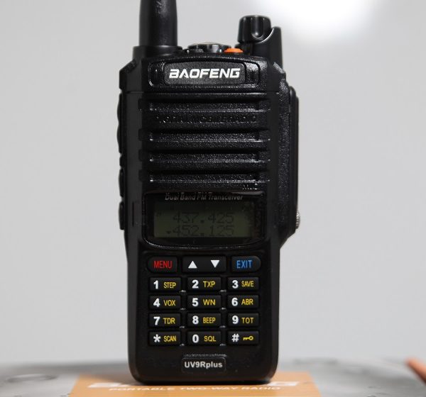 خرید فروش نمایندگی واکی تاکی قیمت بیسیم ضدآب باوفنگ UV-9R Plus پلاس