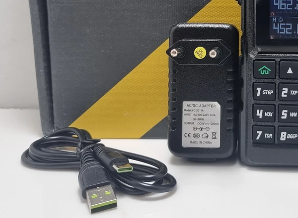 شارژر بیسیم باوفنگ یووی Baofeng BF-UV25