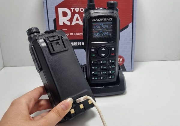 خرید فروش نمایندگی واکی تاکی قیمت بیسیم باوفنگ UV28