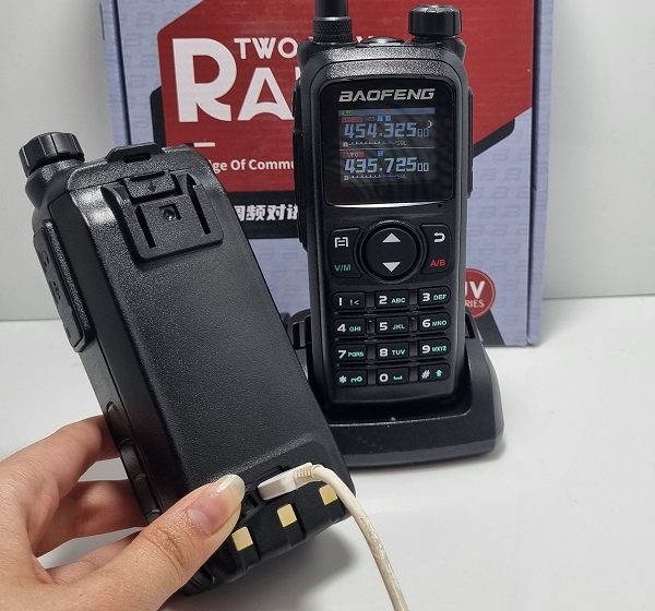 خرید فروش نمایندگی واکی تاکی قیمت بیسیم باوفنگ UV28