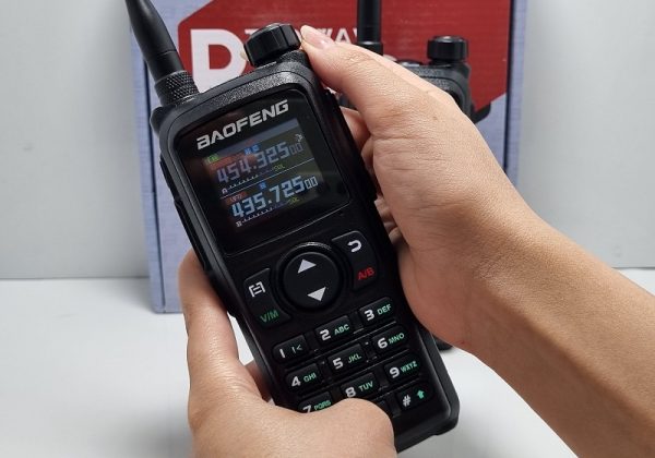 خرید فروش نمایندگی واکی تاکی قیمت بیسیم باوفنگ UV28